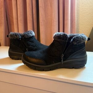 Sketchers Women's Black Faux-Fur Trim Winter Ankle Boots